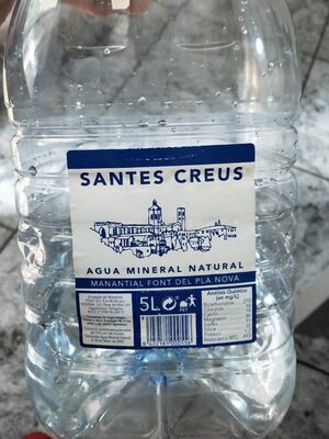 Agua mineral natural