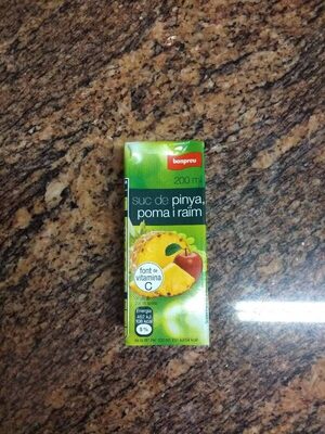 Suc pinya, poma i raïm