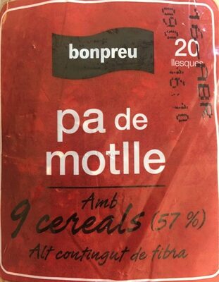 Pa de motlle amb 9 cereals