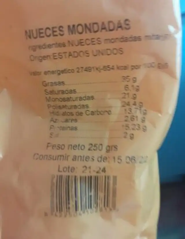 Nueces mondadas nutrition facts table