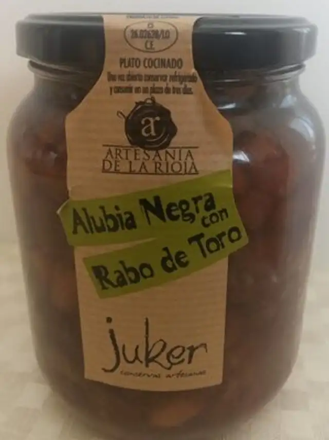 Alubia negra con rabo de toro