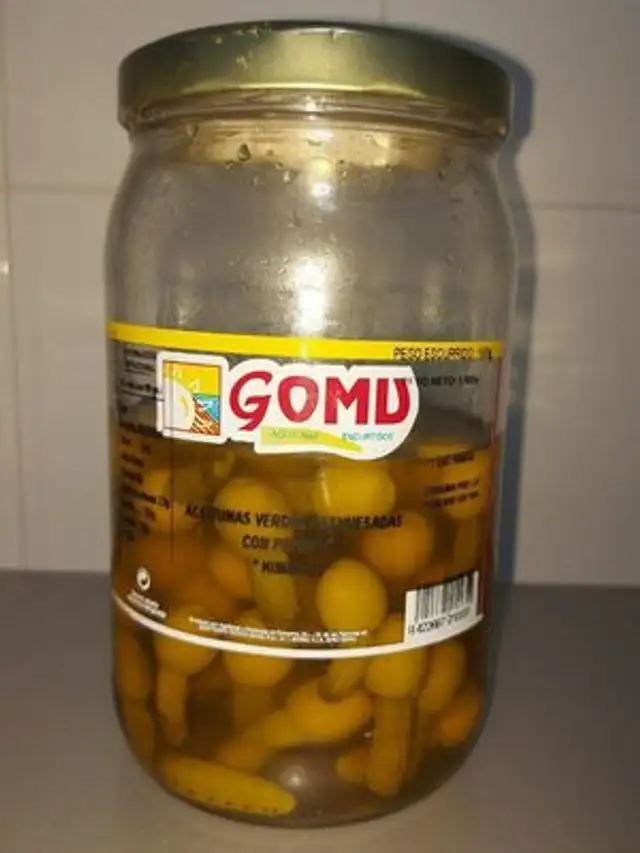 Aceitunas verdes deshuesadas con pepinillo "Kimbitos"
