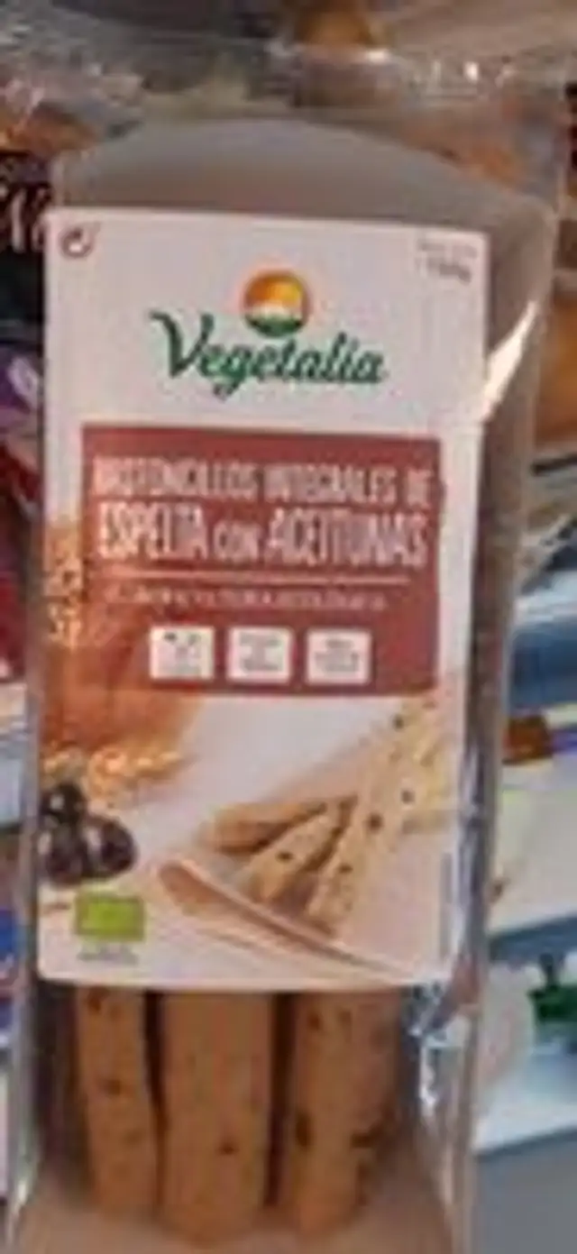 Bastoncillos integrales de espelta con aceitunas