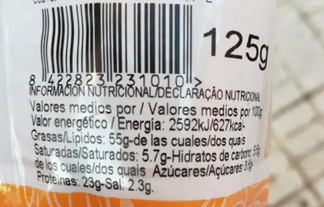 Almendra con piel tostada y salada nutrition facts table