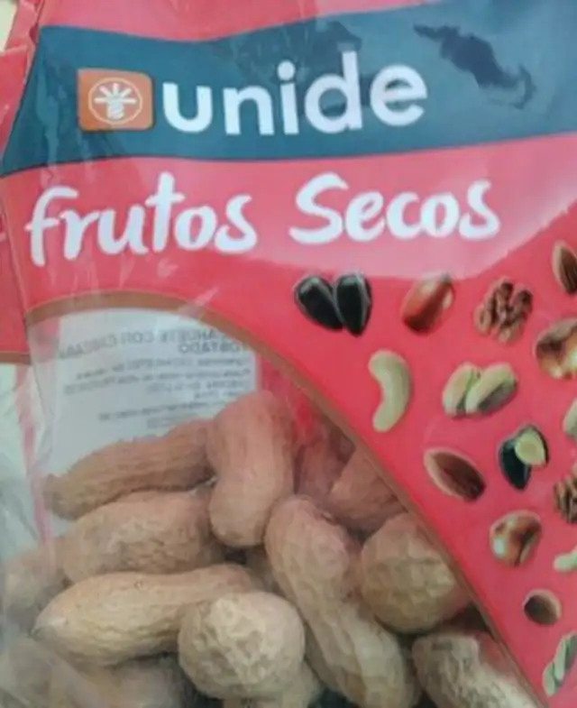 Cacahuete con cáscara tostado