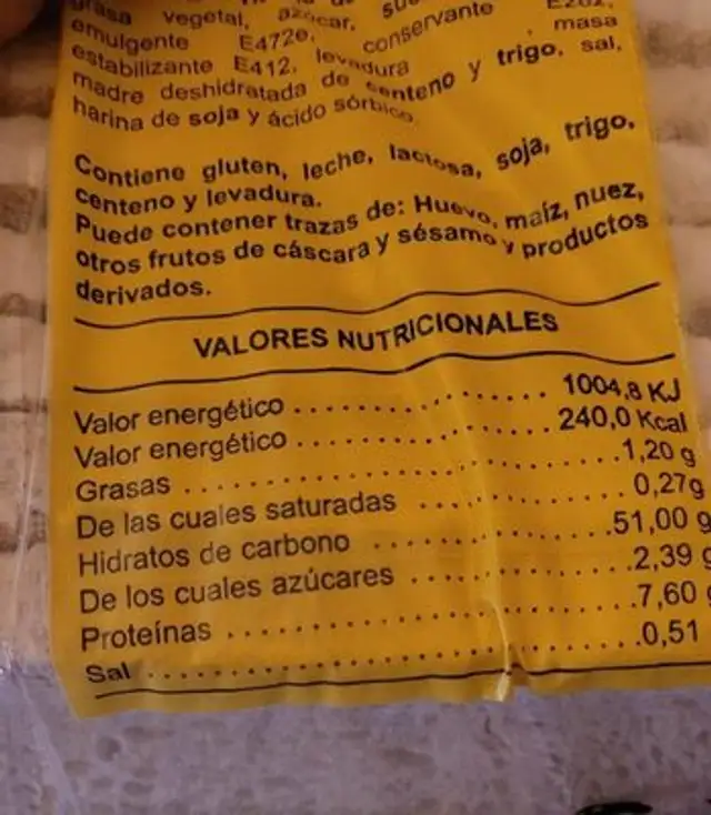 Pan rústico artesano cortado nutrition facts table