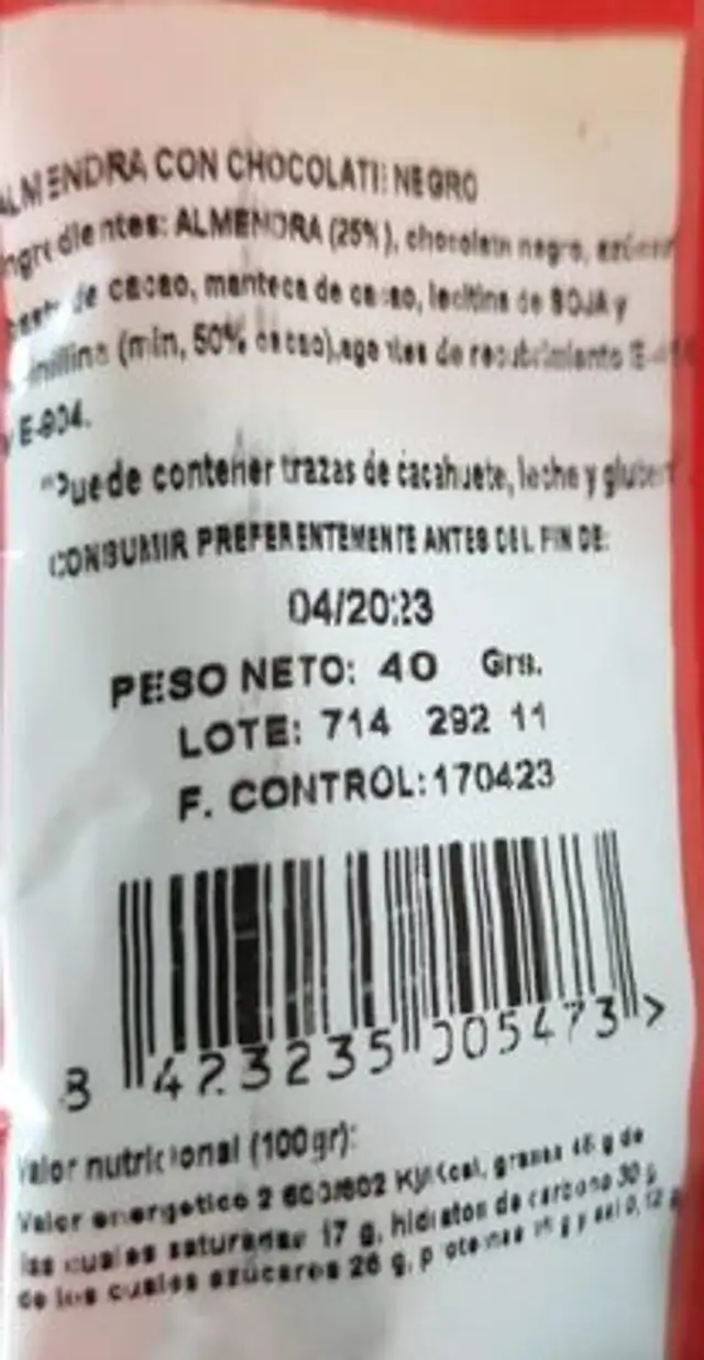 Almendra chocolate negro nutrition facts table