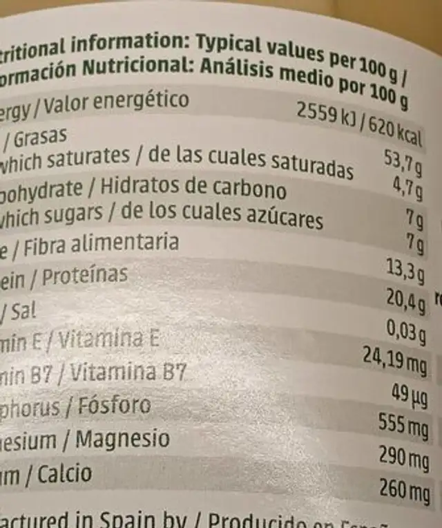 Crema de almendra nutrition facts table