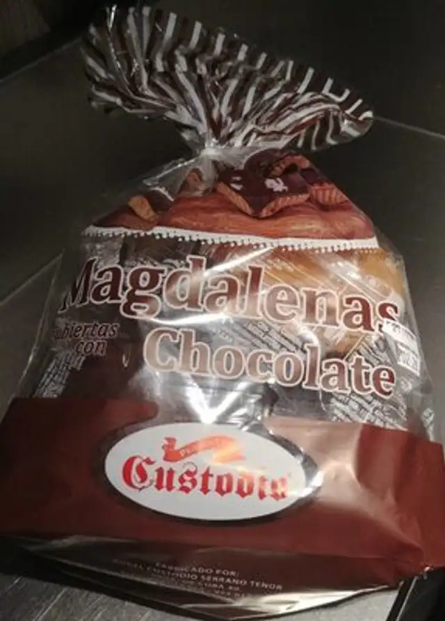 Magdalenas cubiertas con chocolate