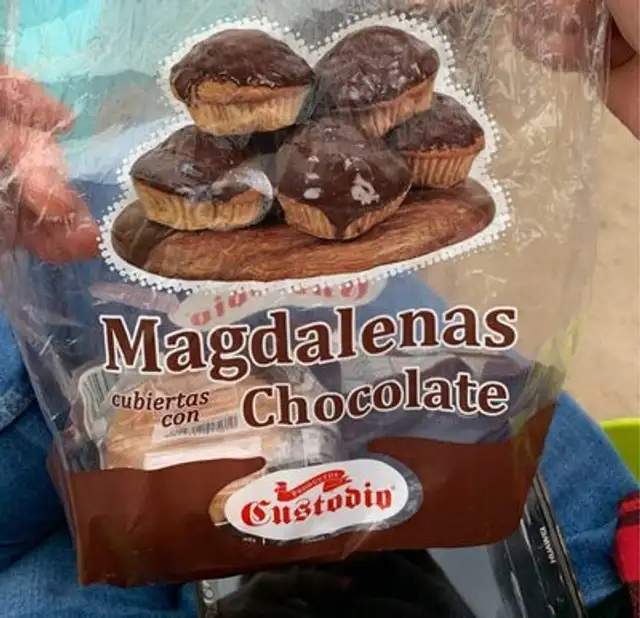 Magdalenas cubiertas con cocholate