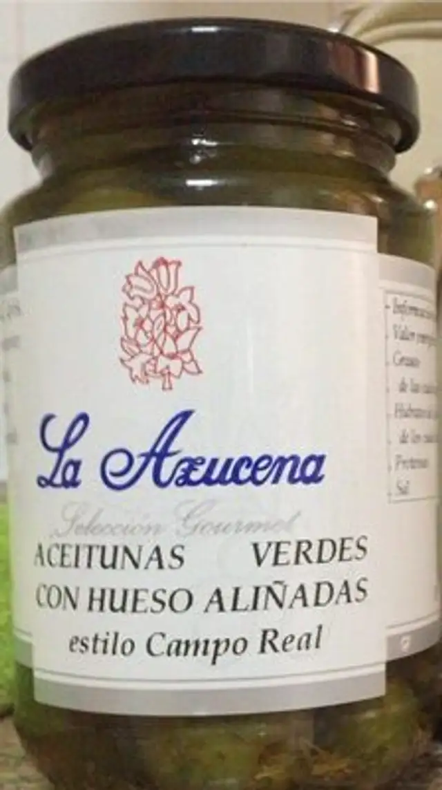 Aceitunas verdes con hueso aliñadas estilo campo real
