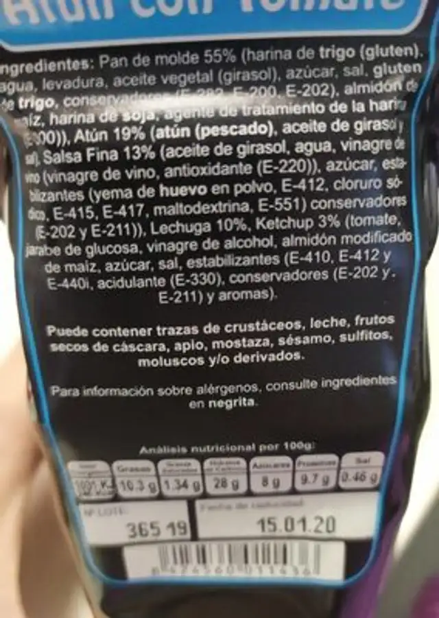 Sandwich de atún con tomate nutrition facts table