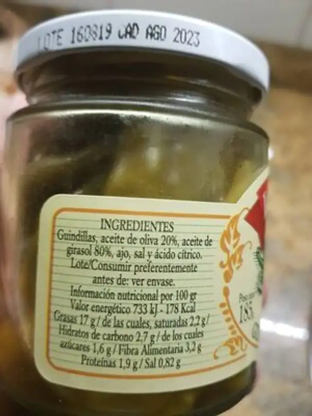 Guindillas en aceite nutrition facts table