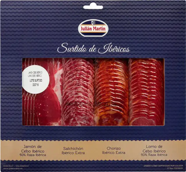 Surtido de ibéricos jamón ibérico de cebo, chorizo