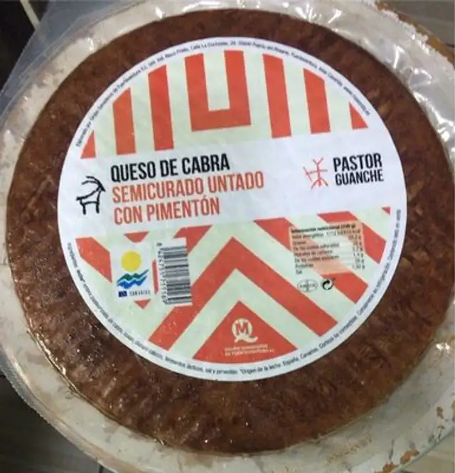Queso de cabra semicurado con pimenton