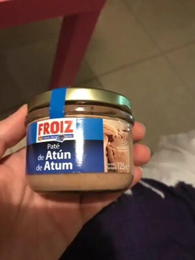 Paté de atún front packaging