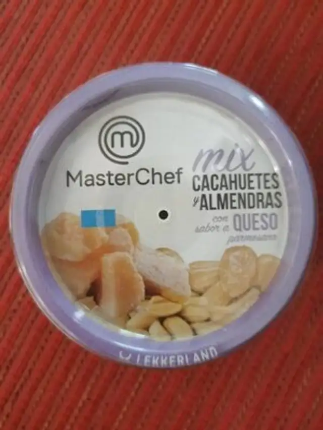 Mix Cacahuetes y Almendras con sabor a queso parmesano
