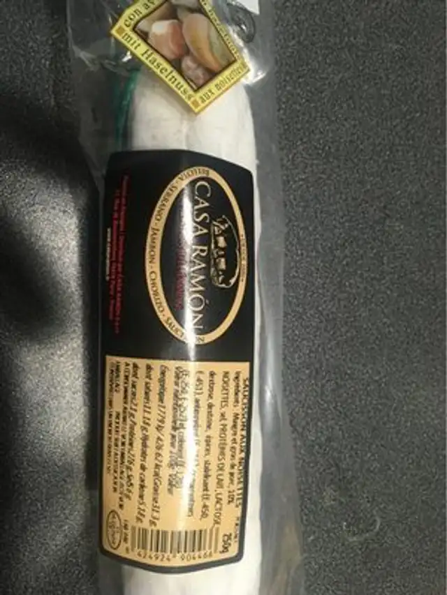 Saucisson aux Noisettes