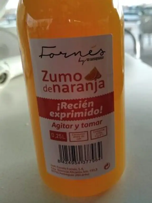 Zumo de naranja exprimido 100% natural
