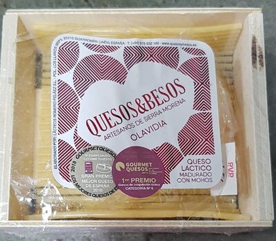 Queso de cabra de coagulación láctica madurado con mohos Olavidia