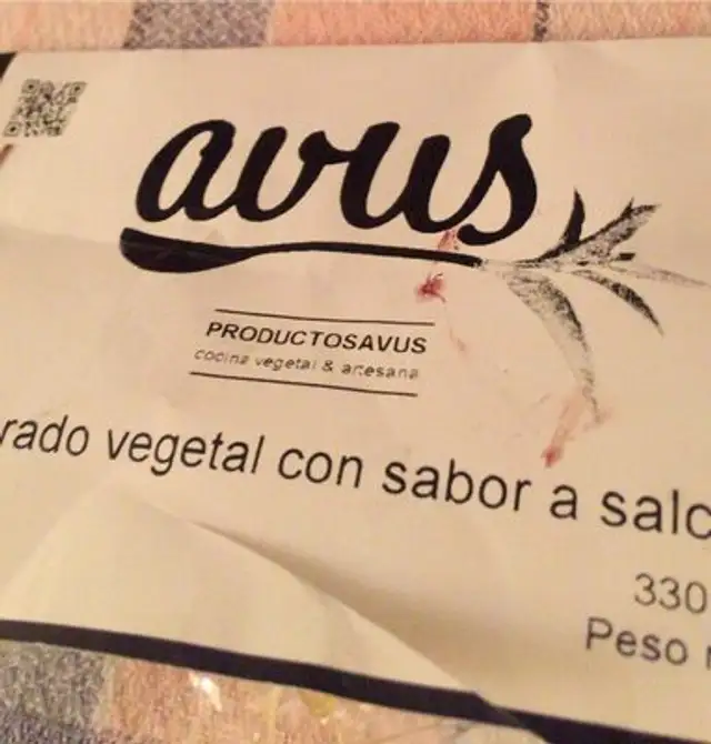 Preparado vegetal con sabor salchicha