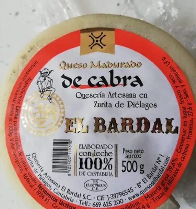 Queso madurado de cabra nutrition facts table