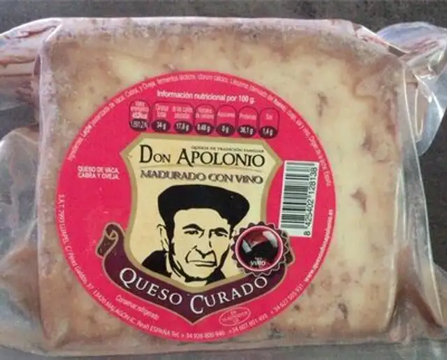 Queso curado con vino Don Apolonio