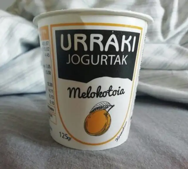 Urraki jogurrak melokotoia