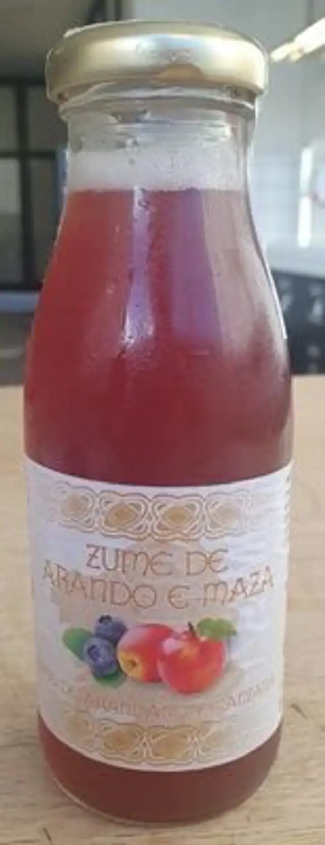 Zumo de arándanos y manzana