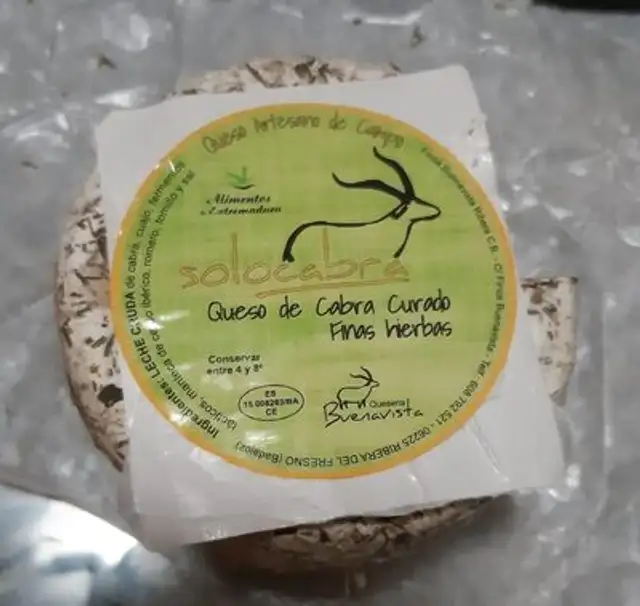 Queso de cabra curado  finas hierbas
