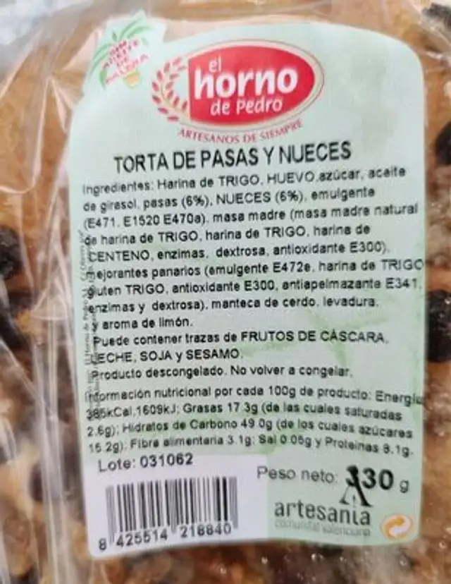Torta de pasas y nueces nutrition facts table