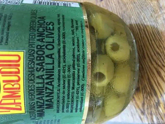 Manzanilla deshuesada ingredients label
