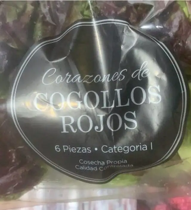 Corazones de cogollos rojos