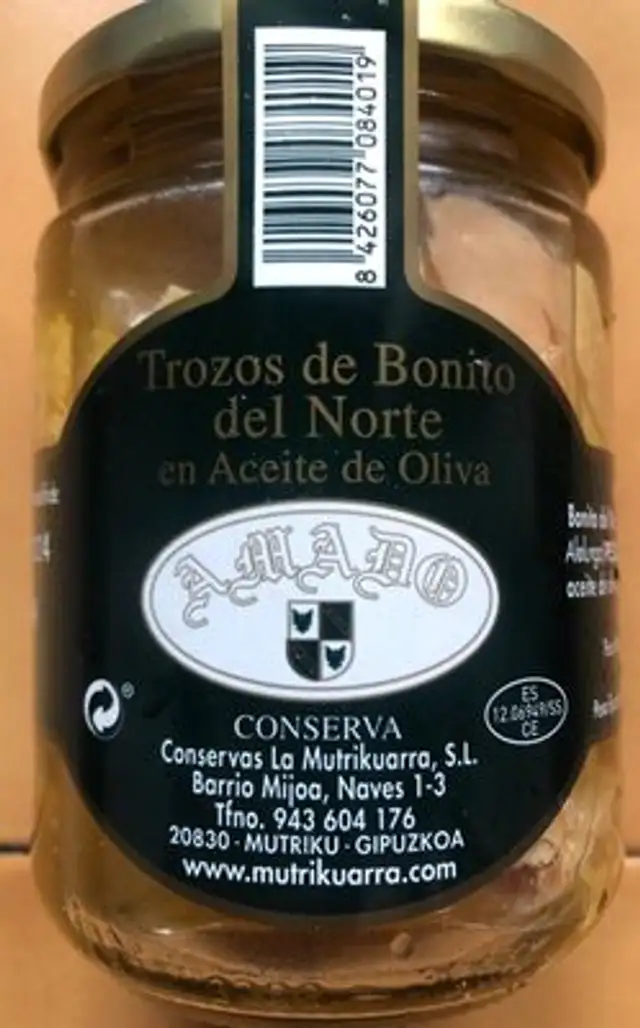Trozos de bonito en aceite de oliva