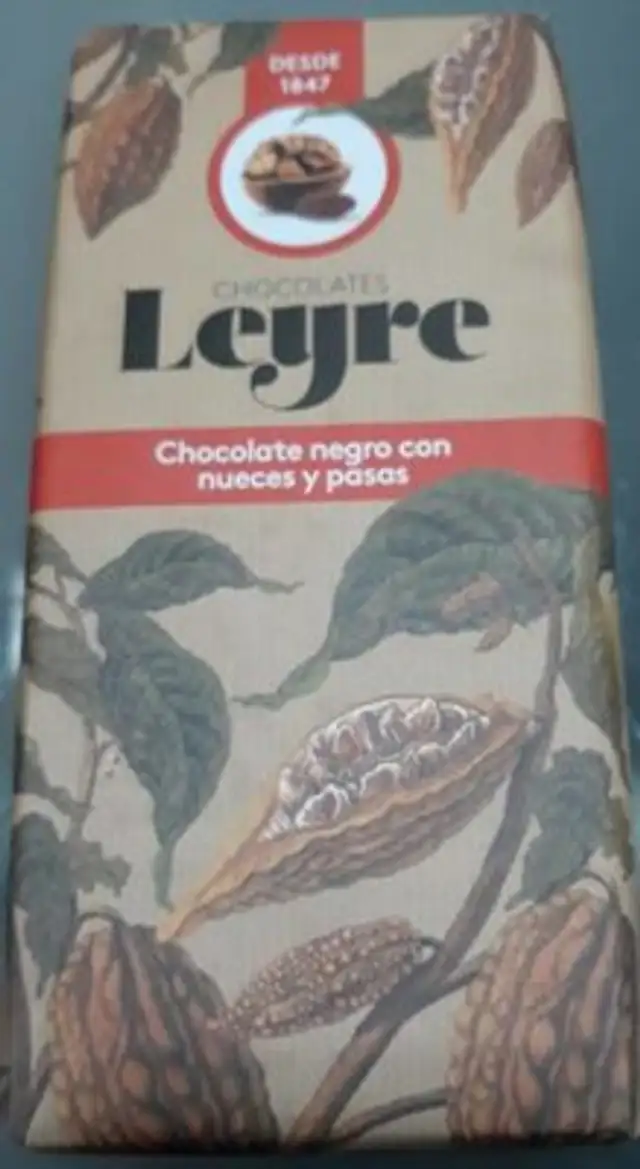 Chocolate negro con nueces y pasas