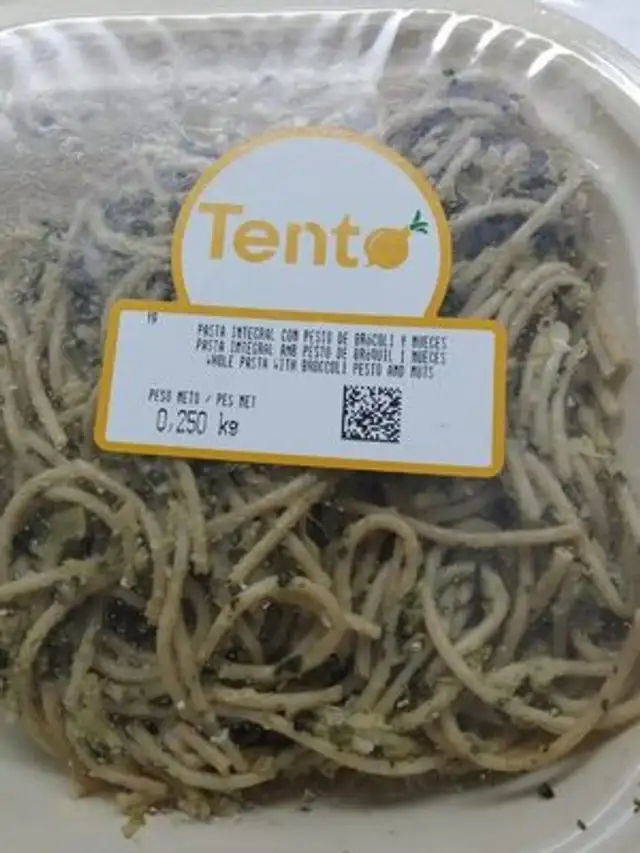 Pasta integral con pesto de brocoli y nueces
