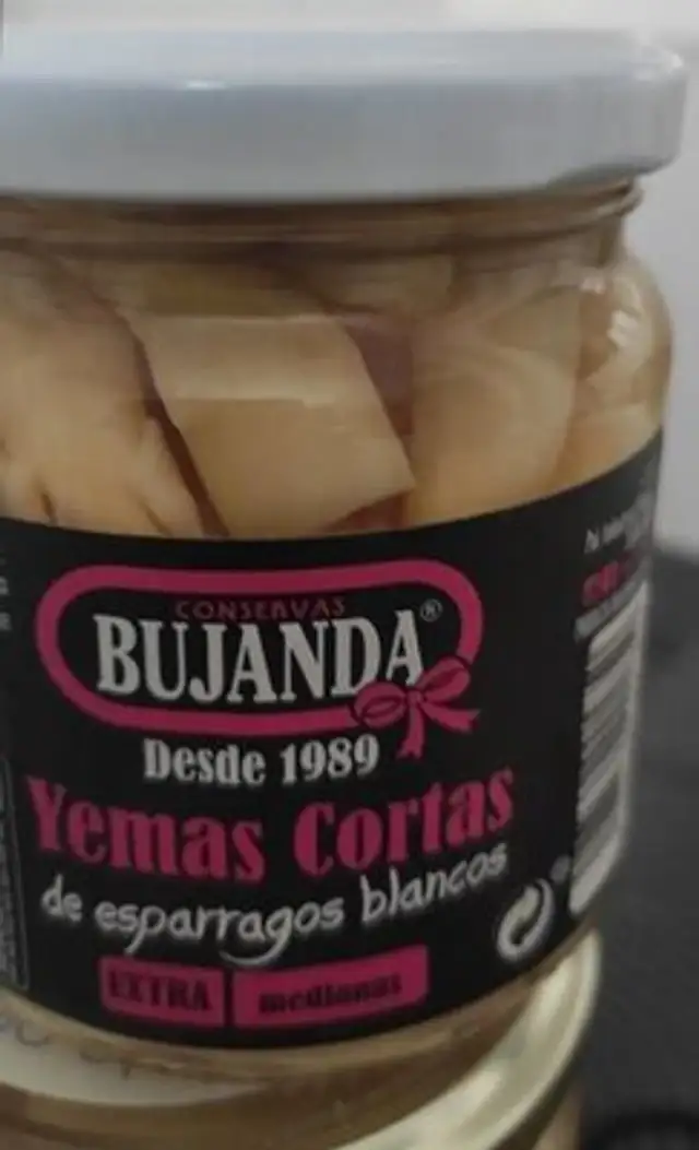 Yemas cortas de espárragos blancos