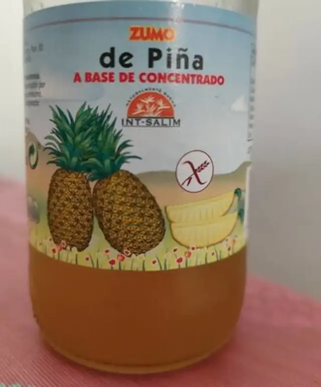 Zumo de piña a base de concentrado