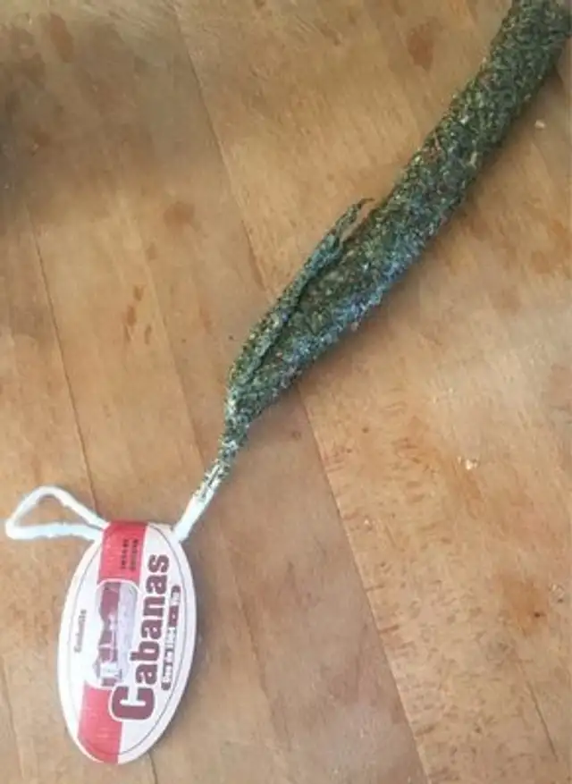 Saussice seche pur porc  enrobé aux aromates et epices