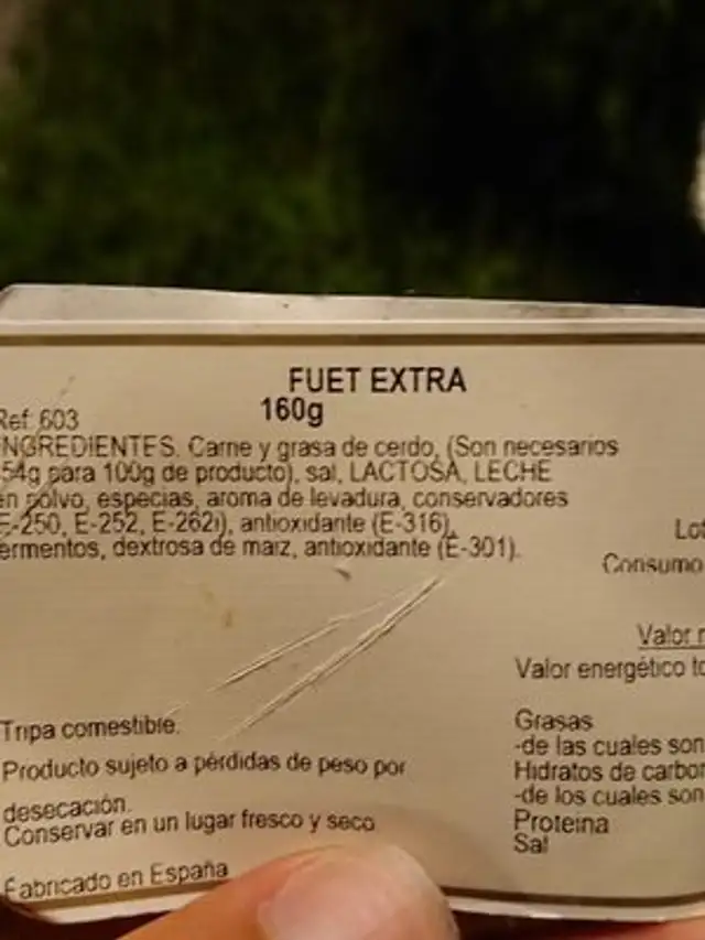 Fuet extra ingredients label