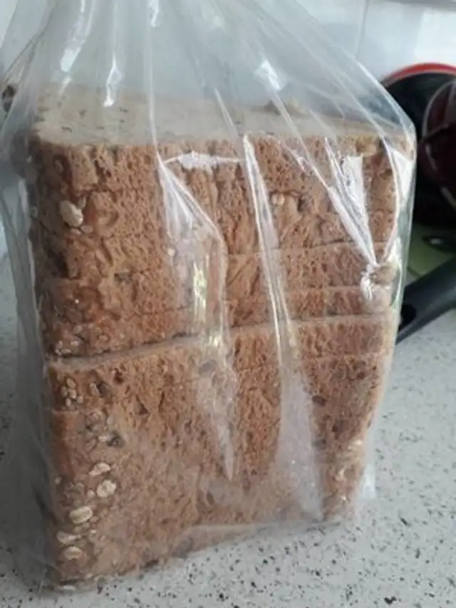 Pan de 8 cereales y semillas nutrition facts table