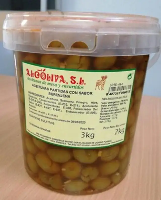 Aceitunas partidas con sabor berenjena