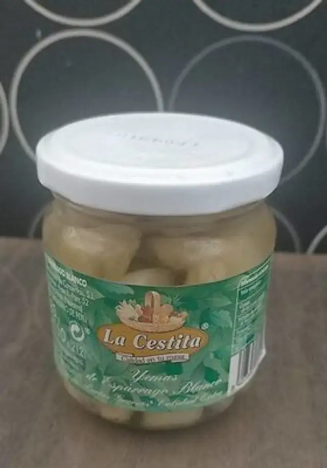 Yemas de espárragos blancos