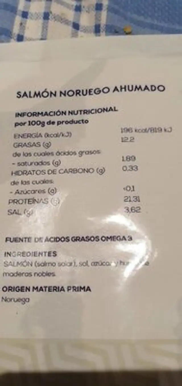 Salmón Noruego Ahumado nutrition facts table