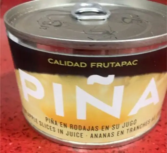 Piña en rodajas en su jugo