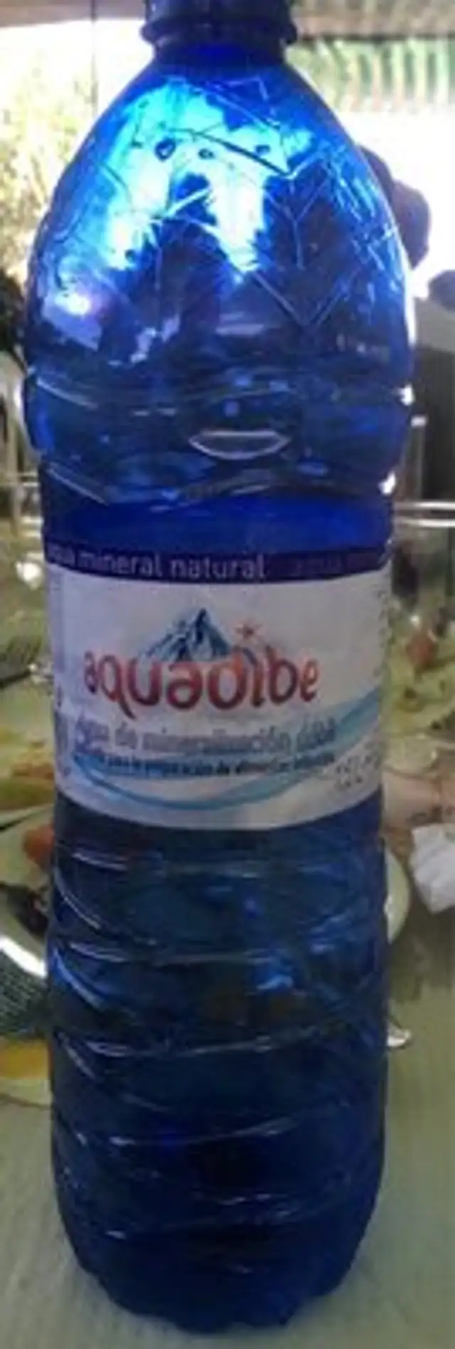 Agua mineral natural