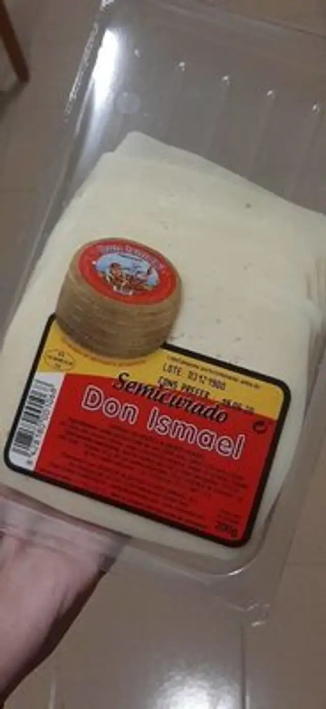 queso de mezcla semicurado