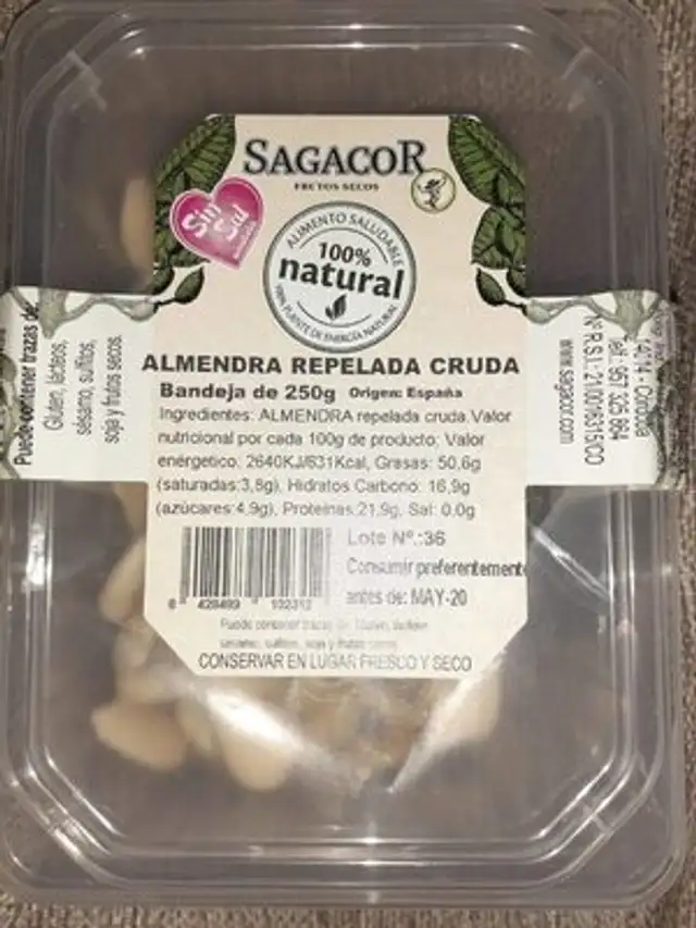 Almendra revelada cruda nutrition facts table