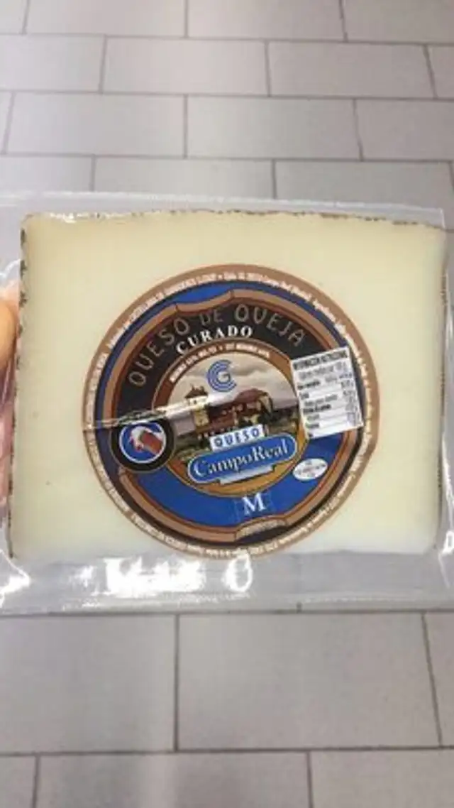 Queso curado de oveja elaborado con leche pasteurizada cuña