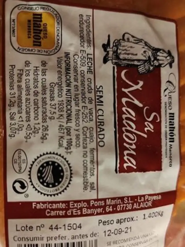 Queso Semi Curado nutrition facts table